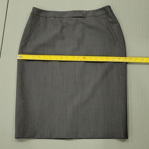 ⭐️2/$30⭐️ Tristan&Iseut Skirt sz 8 - Picture 4 of 6